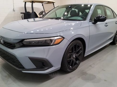 Used 2023 Honda Civic Sport image 3