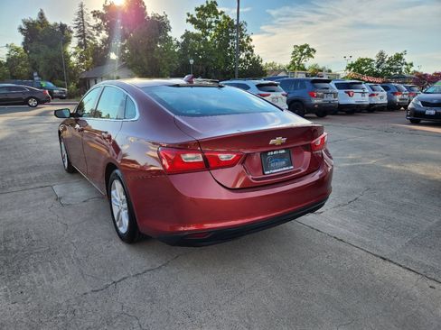 Used 2016 Chevrolet Malibu LT w/ Leather Package FWD image 3