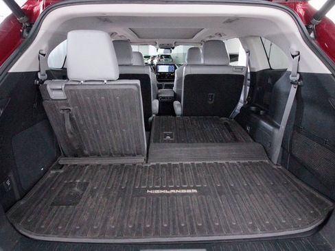 Used 2020 Toyota Highlander Limited Platinum image 28