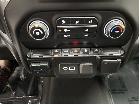 Used 2021 Chevrolet Silverado 1500 Custom image 30