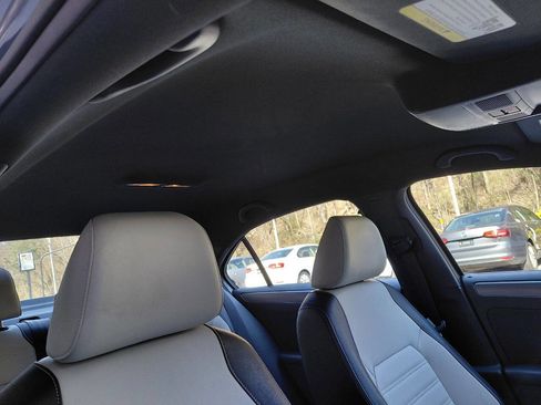 Used 2016 Volkswagen Jetta Sport image 13