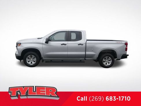 Used 2022 Chevrolet Silverado 1500 W/T w/ Trailering Package image 4