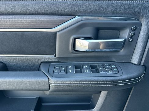 New 2026 RAM 2500 Laramie AWD/4WD image 10
