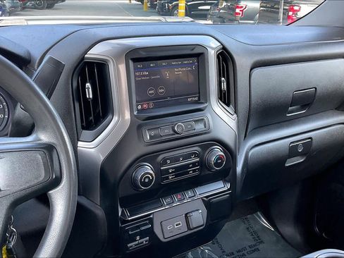 Used 2022 Chevrolet Silverado 2500 Custom w/ Custom Convenience Package image 6
