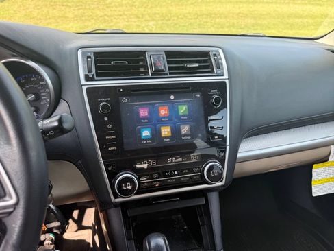 Used 2018 Subaru Outback 2.5i Premium AWD/4WD image 9