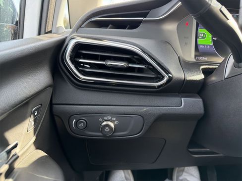 Used 2023 Chevrolet Bolt LT image 18