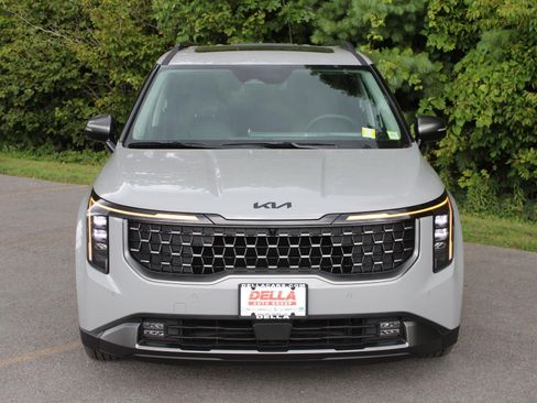 New 2027 Kia Carnival SX w/ Dark Edition Package FWD image 2