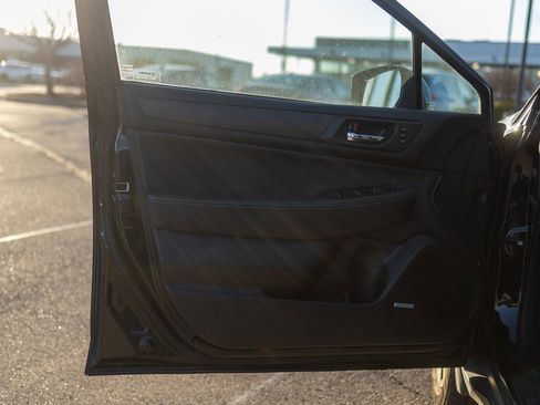 Used 2016 Subaru Outback 2.5i Limited image 41