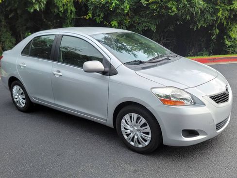 Used 2009 Toyota Yaris Sedan FWD image 3