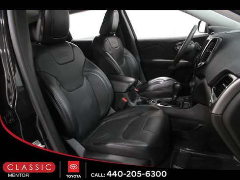 Used 2021 Jeep Cherokee Limited image 16