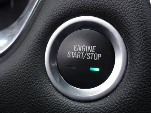 Used 2023 Chevrolet Traverse LT image 23