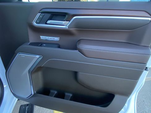 New 2026 GMC Sierra 1500 Denali w/ Technology Package image 19