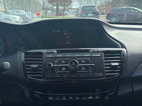 Used 2017 Honda Accord Sport image 16