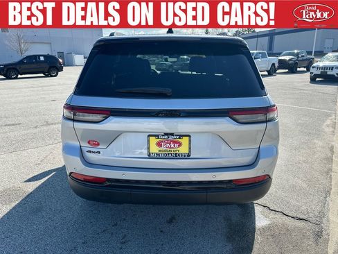 Used 2024 Jeep Grand Cherokee Altitude AWD/4WD image 4