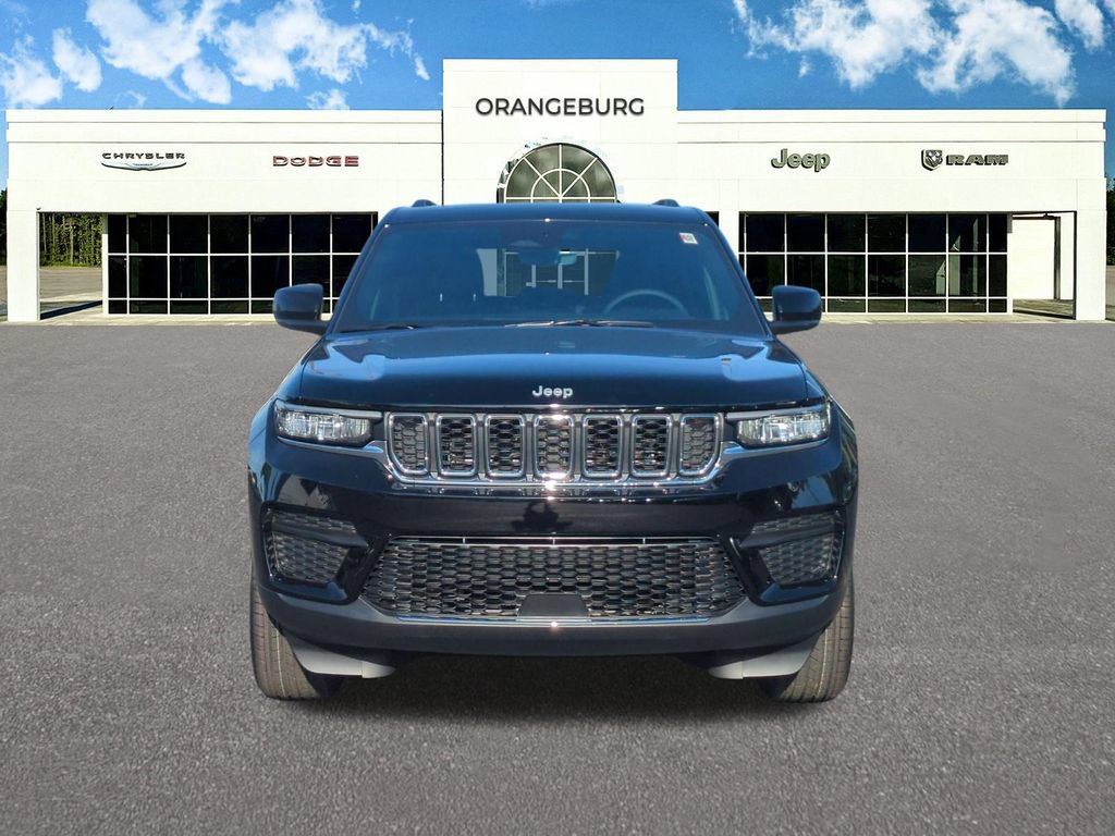 New 2027 Jeep Grand Cherokee Laredo X RWD image 2