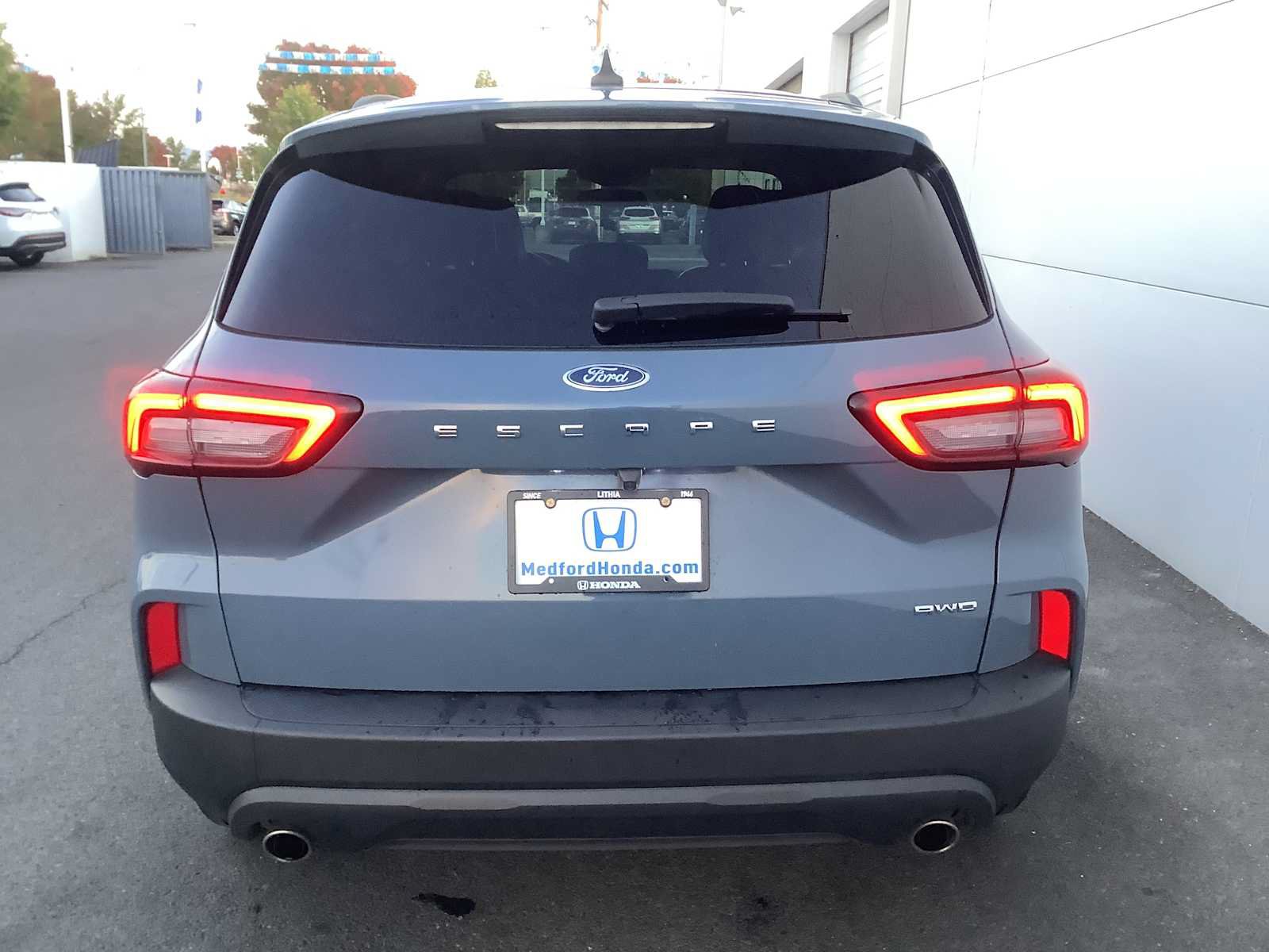 Used 2025 Ford Escape ST-Line Select AWD/4WD image 5