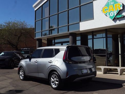 Used 2024 Kia Soul LX w/ Option Group 015 image 9