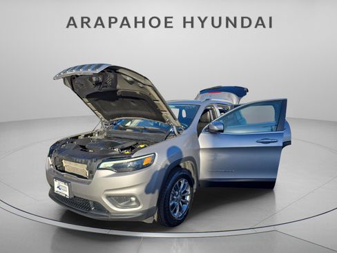 Used 2019 Jeep Cherokee Latitude Plus w/ Cold Weather Group image 2