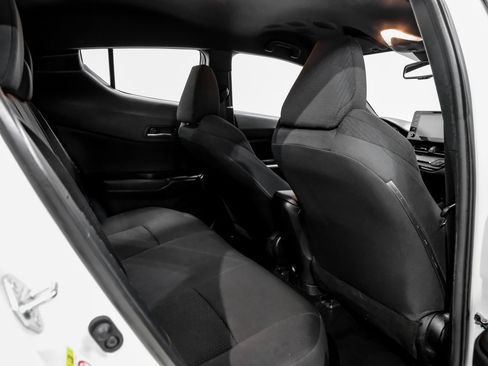 Used 2019 Toyota C-HR XLE image 44