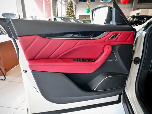 Used 2022 Maserati Levante GT image 16