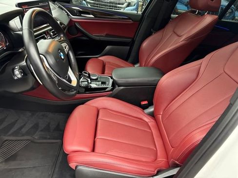 Used 2024 BMW X4 xDrive30i w/ Premium Package image 9