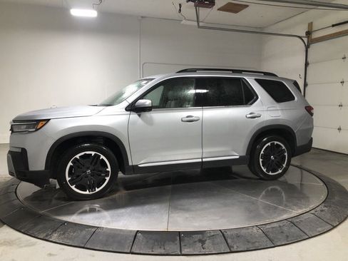 New 2026 Honda Pilot Touring image 4