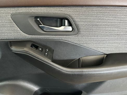 Used 2022 Nissan Rogue SV image 19