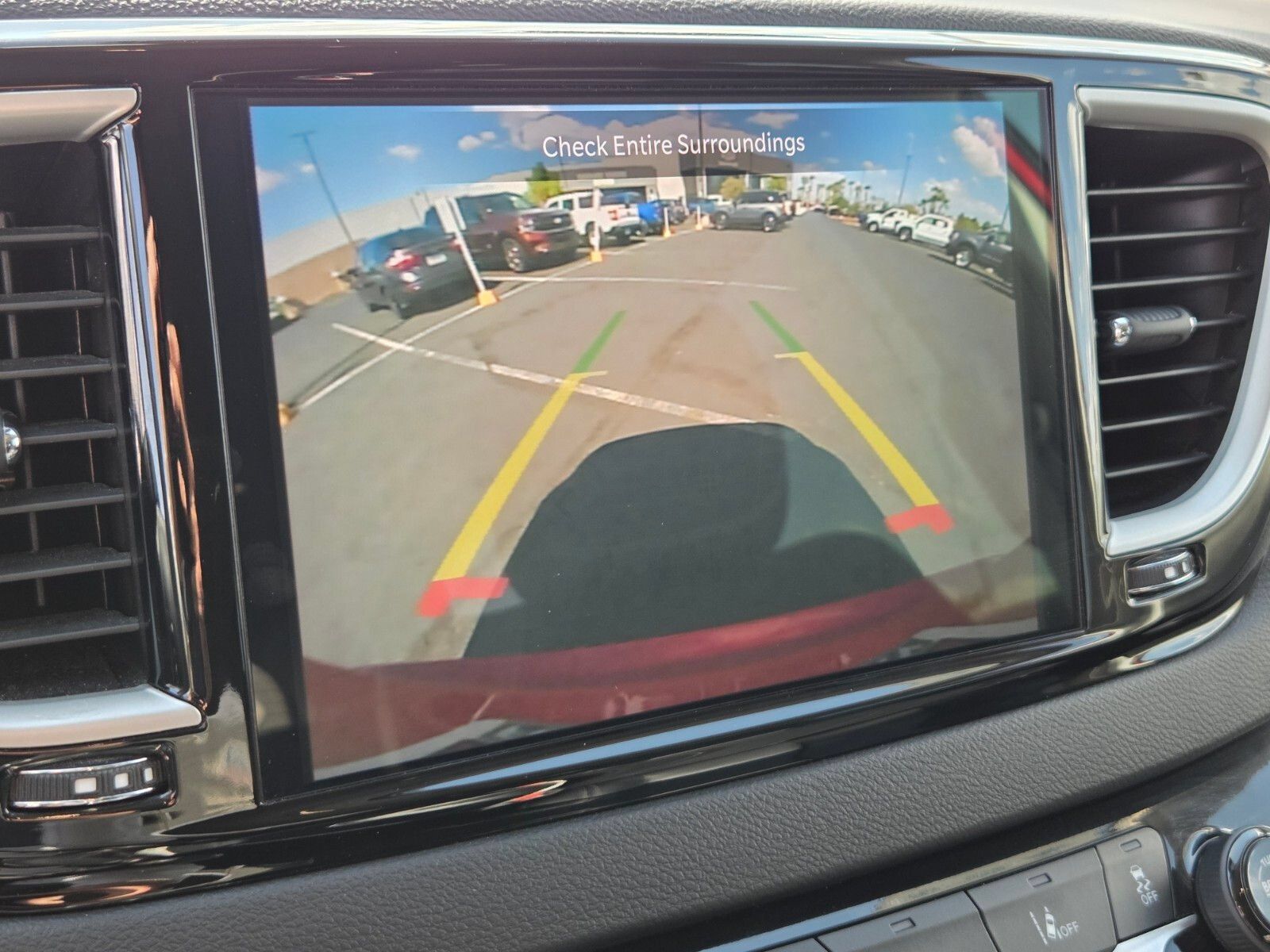 Used 2024 Chrysler Pacifica Touring-L FWD image 22