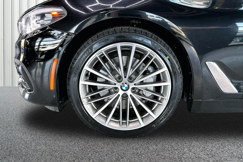 Used 2017 BMW 530i xDrive AWD/4WD image 34