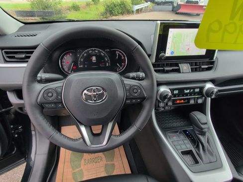 Used 2025 Toyota RAV4 XLE w/ Convenience Package AWD/4WD image 28