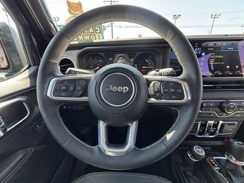 Used 2023 Jeep Wrangler Unlimited Sahara AWD/4WD image 23