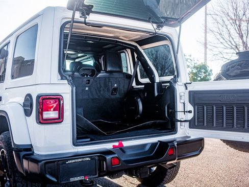 Used 2022 Jeep Wrangler Unlimited Sahara image 36