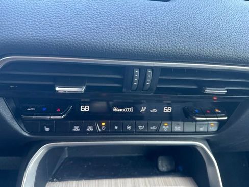 Certified 2024 MAZDA CX-90 3.3 Turbo w/ Preferred Package AWD/4WD image 19