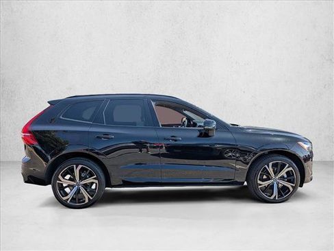 Used 2023 Volvo XC60 B5 Ultimate image 4