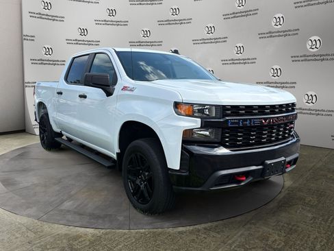 Used 2021 Chevrolet Silverado 1500 Custom Trail Boss w/ LPO, Dark Essentials Package AWD/4WD image 7