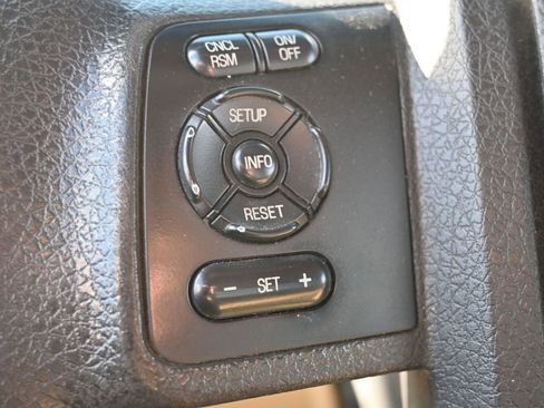 Used 2016 Ford F550 2WD Regular Cab Super Duty w/ XLT Interior Package image 35