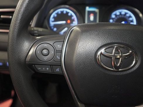 Certified 2018 Toyota Camry LE w/ Convenience Package image 26