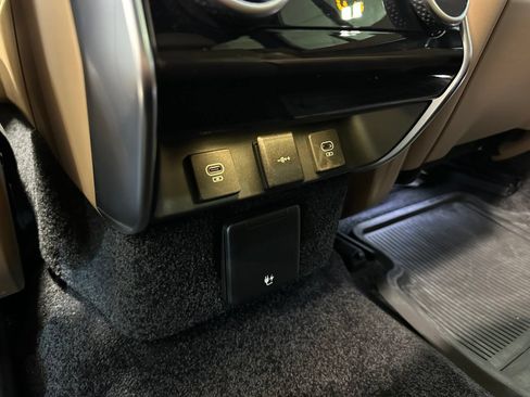 Used 2025 Land Rover Range Rover SE AWD/4WD image 41