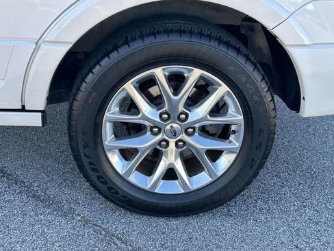 Used 2015 Ford Expedition Limited w/ Equipment Group 301A RWD image 9