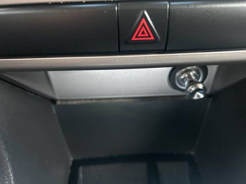 Used 2009 Dodge Avenger SE image 33