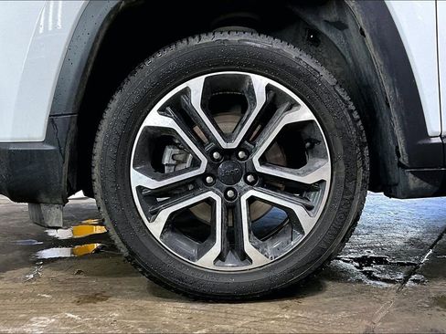 Used 2022 Jeep Compass Limited image 9