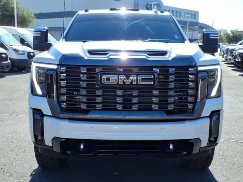 Used 2024 GMC Sierra 3500 Denali Ultimate AWD/4WD image 8