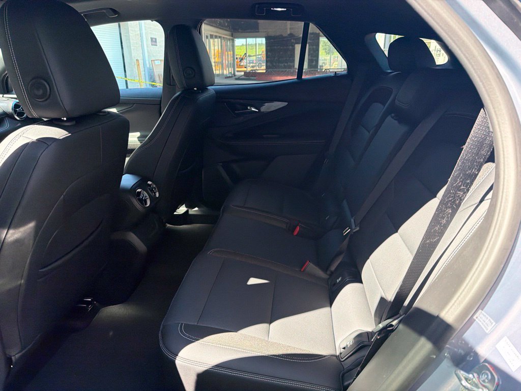 Used 2024 Chevrolet Blazer EV LT AWD/4WD image 14