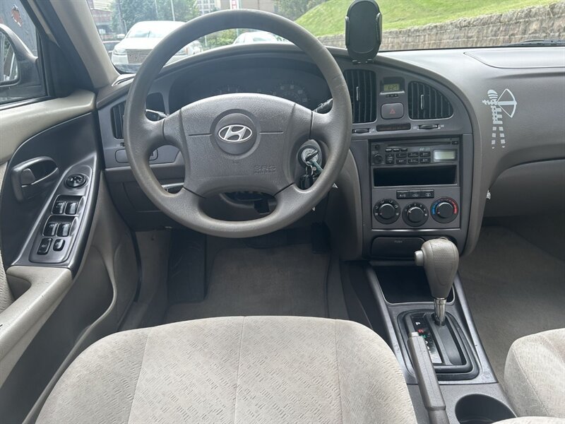 Used 2005 Hyundai Elantra GLS FWD image 11