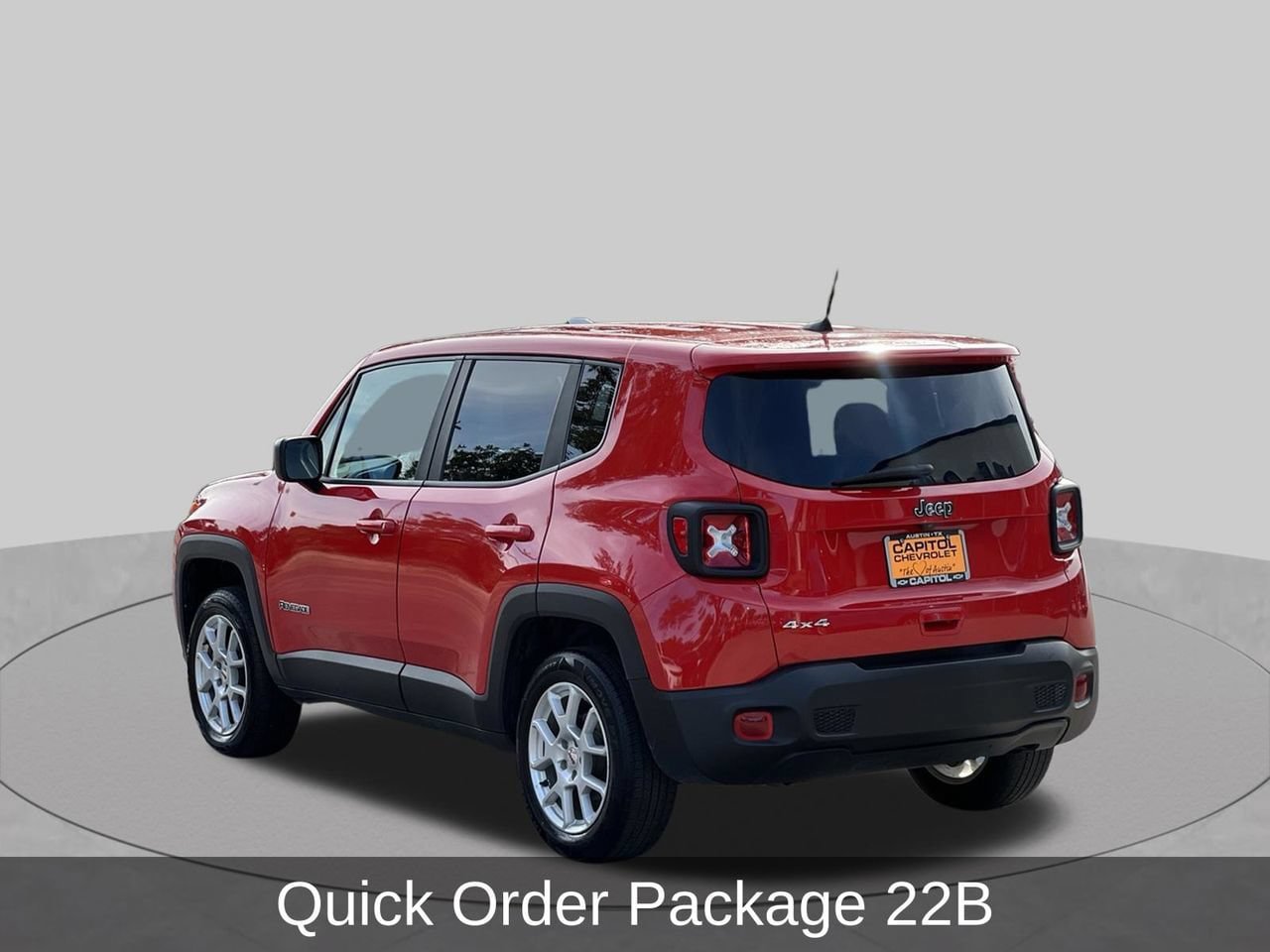 Used 2023 Jeep Renegade Latitude AWD/4WD image 3