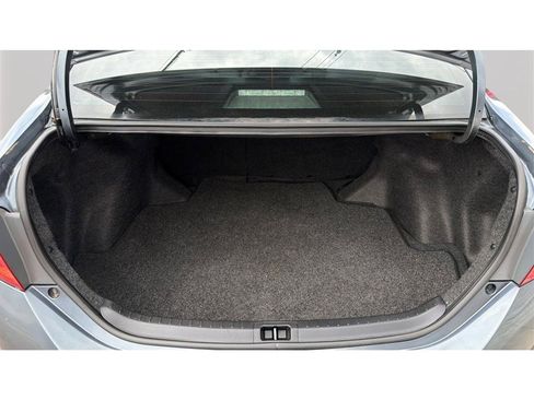 Used 2016 Toyota Corolla LE FWD image 28