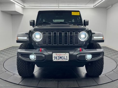 Used 2024 Jeep Wrangler Unlimited Rubicon AWD/4WD image 4