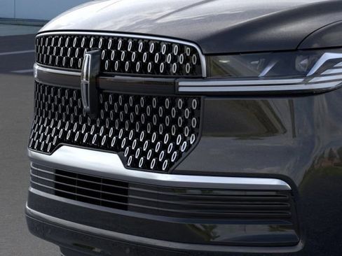 New 2025 Lincoln Navigator L Reserve AWD/4WD image 19