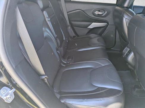 Used 2018 Jeep Cherokee Latitude Plus image 19