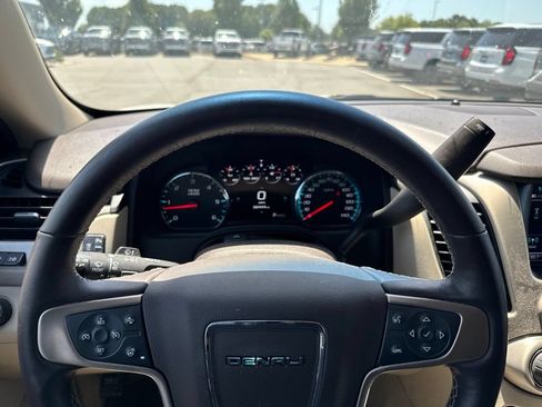Used 2018 GMC Yukon Denali w/ Open Road Package AWD/4WD image 32